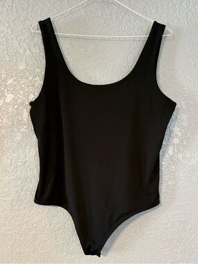 Express Body Contour Scoop Neck Sleeveless Body Suit